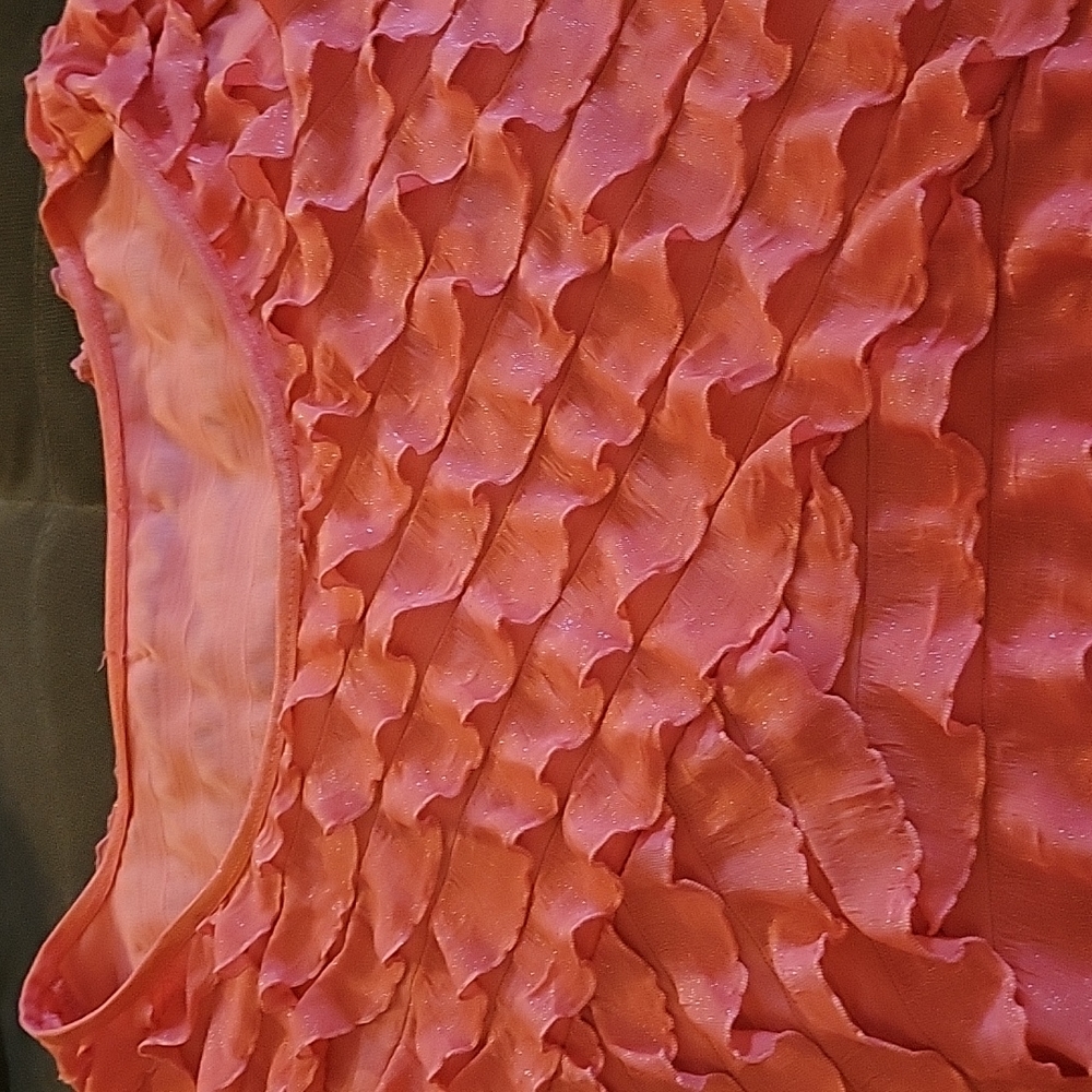 Ruffled top - Picture 2 of 2